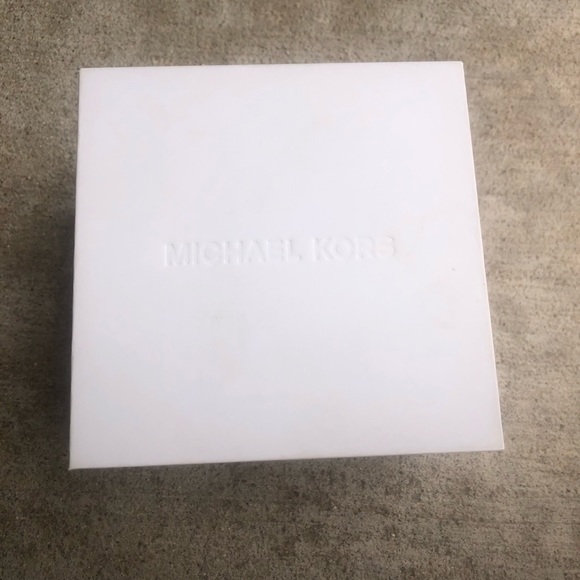 Michael Kors Watch - Picture 6 of 7